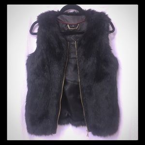 Express black faux fur vest Medium NWOT